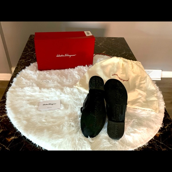 Salvatore Ferragamo women’s sandals size 7c - Picture 1 of 8